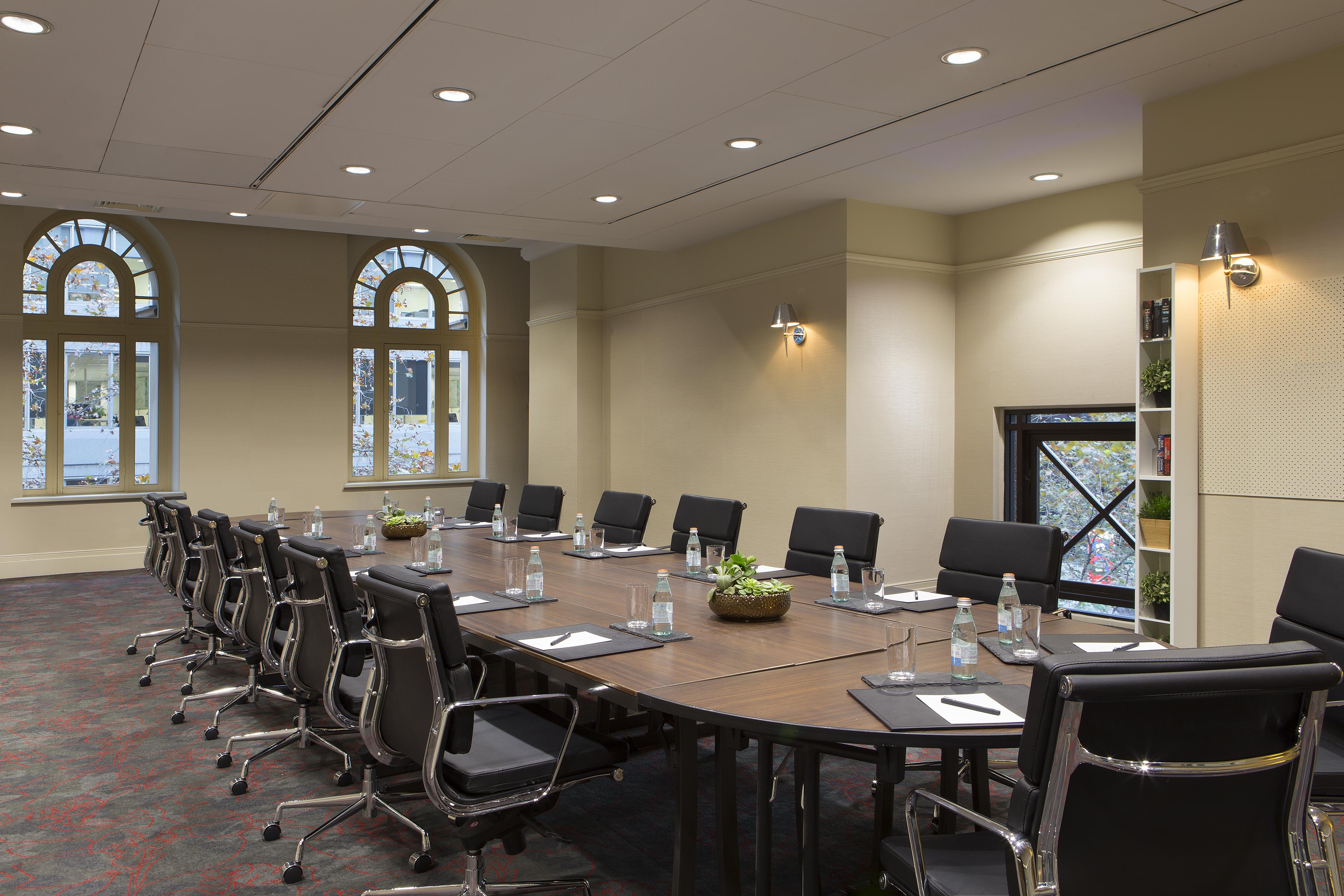 Sydney Harbour Marriott Hotel At Circular Quay Екстер'єр фото The Boardroom