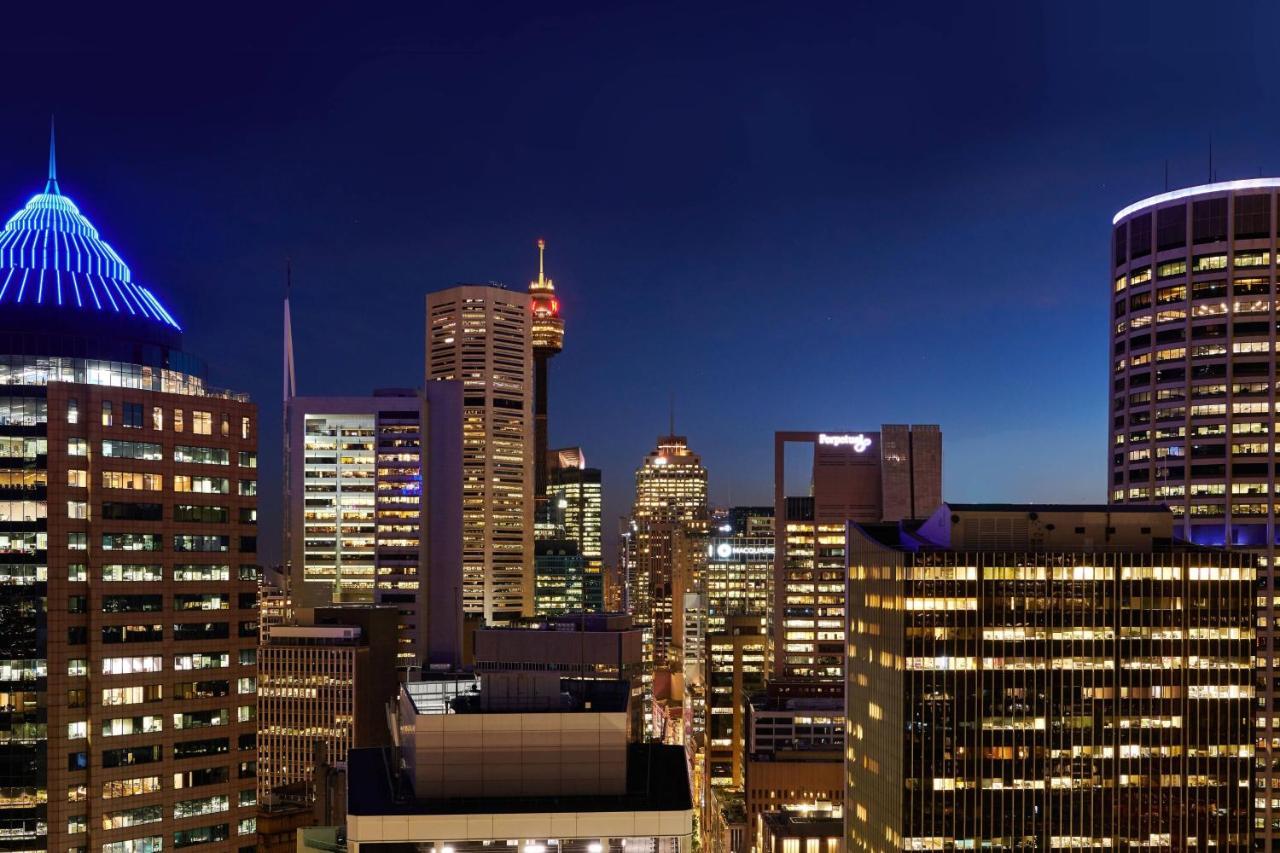 Sydney Harbour Marriott Hotel At Circular Quay Екстер'єр фото Phoenix skyline at night