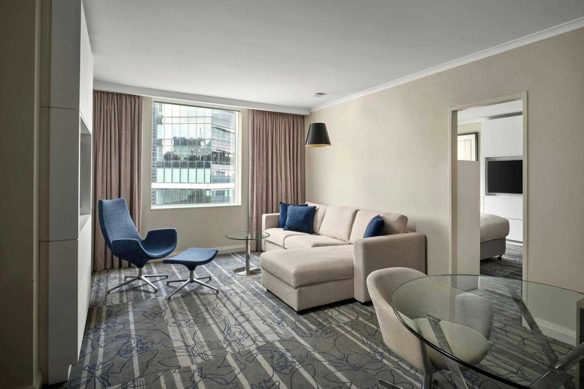 Sydney Harbour Marriott Hotel At Circular Quay Екстер'єр фото A suite at the hotel